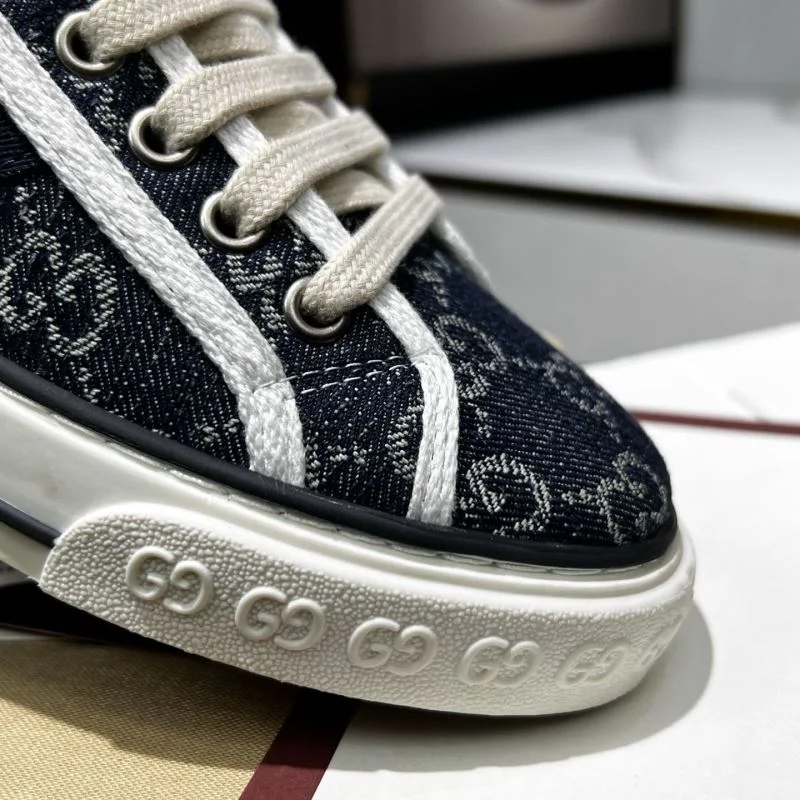 Bold Gucci Tennis 25186