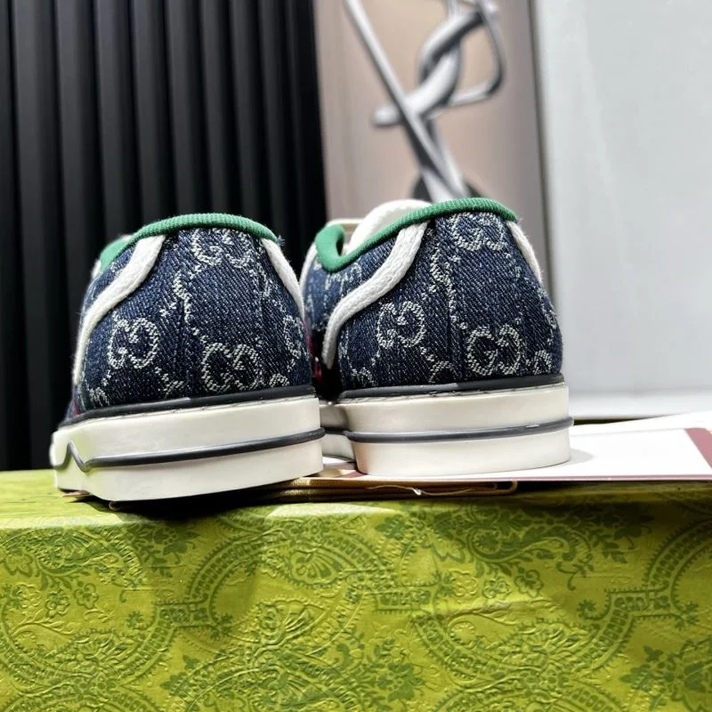 Bold Gucci Tennis 25186