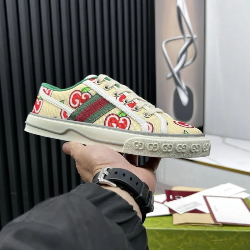 EyeCatching Gucci Tennis 25182