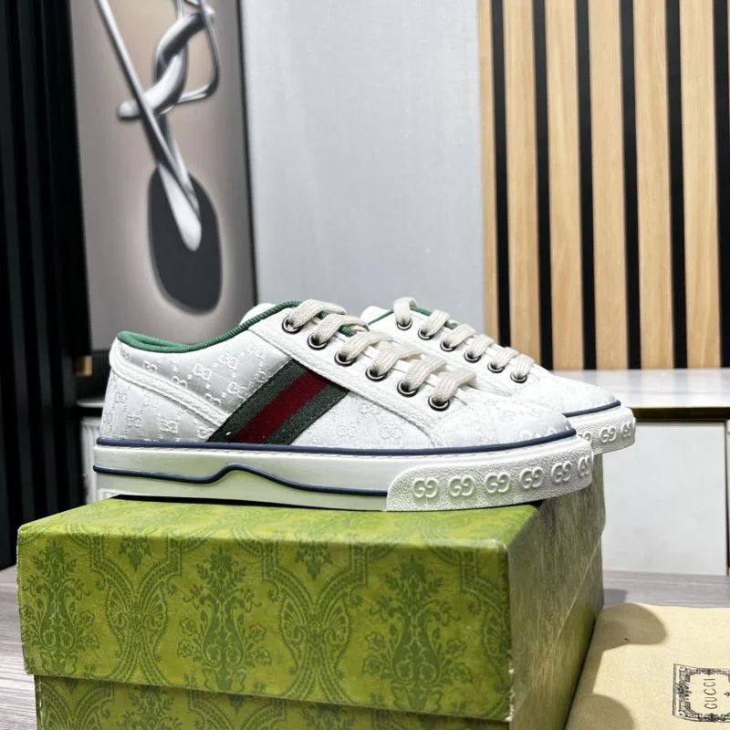 Gucci Tennis Compact 25193