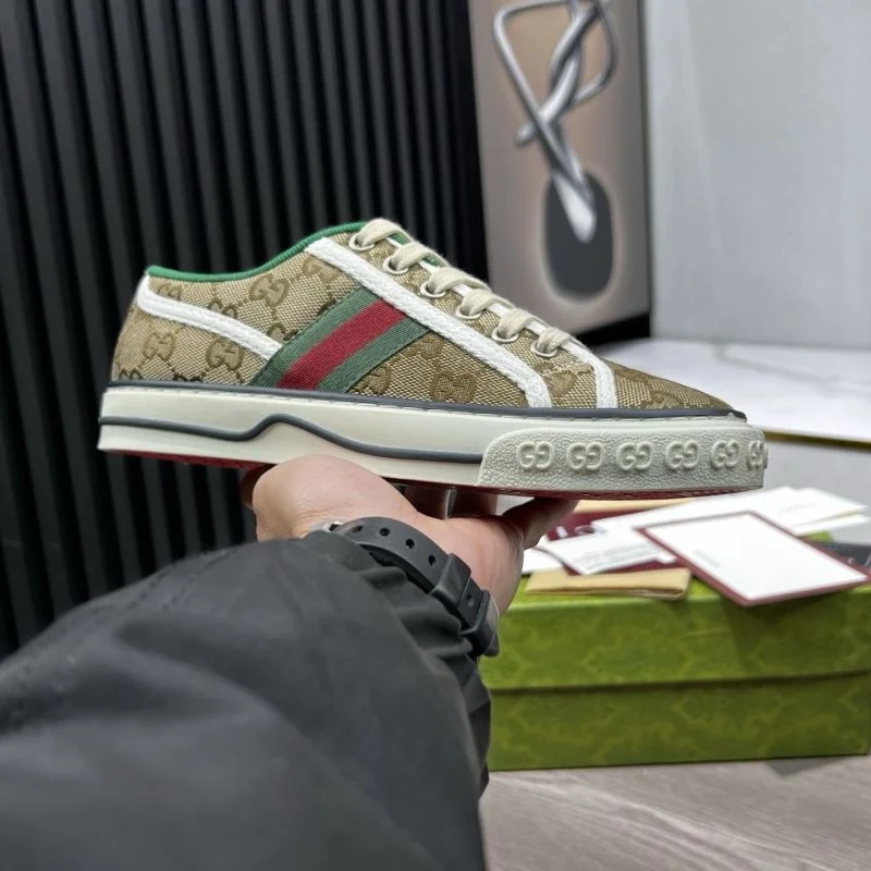 Lightweight Gucci Tennis 25163