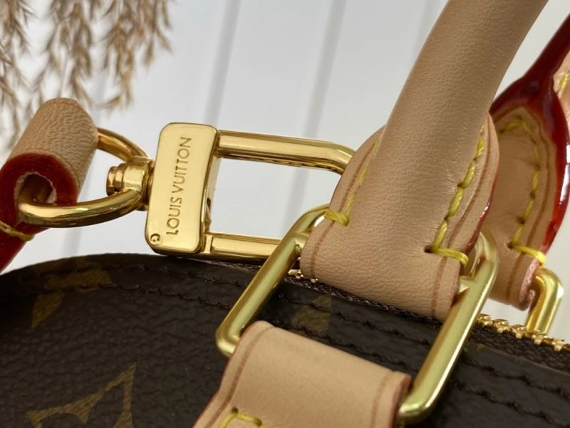 Contemporary Gucci Top Handle Bags 77611