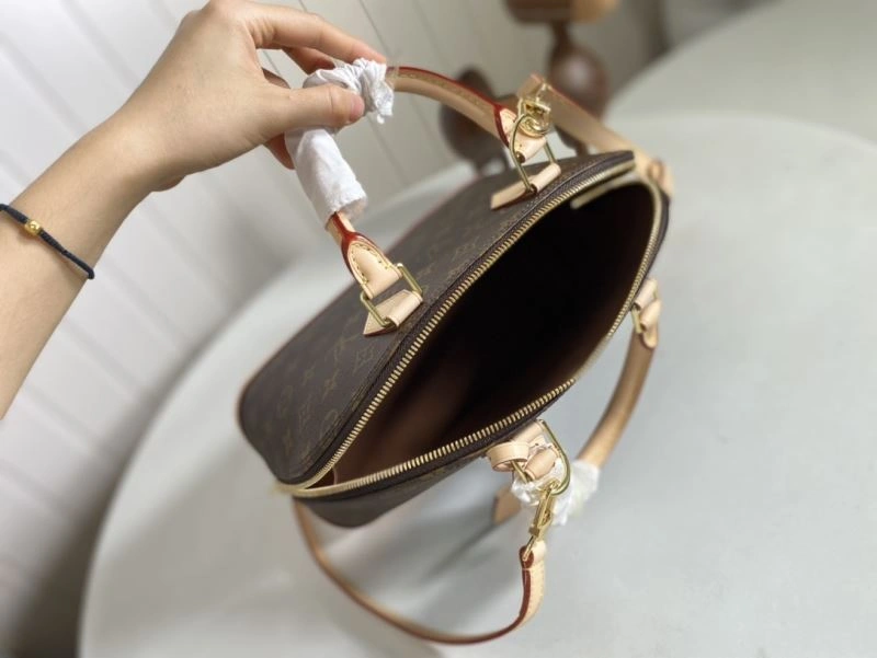 Contemporary Gucci Top Handle Bags 77611