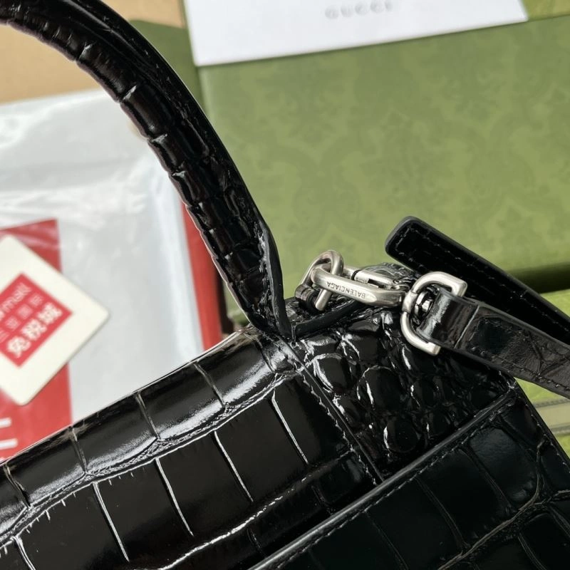 Resilient Gucci Top Handle Bags 74426