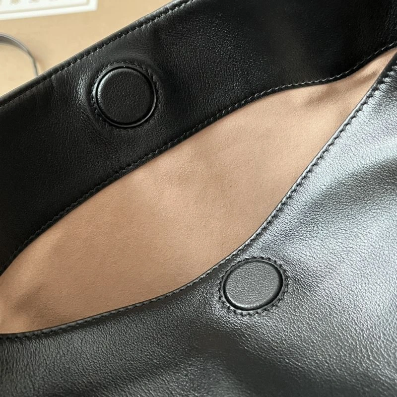 Sporty Gucci Top Handle Bags 73473