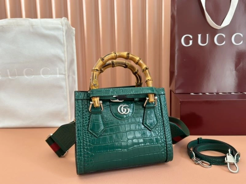 Compact Gucci Top Handle Bags 64778