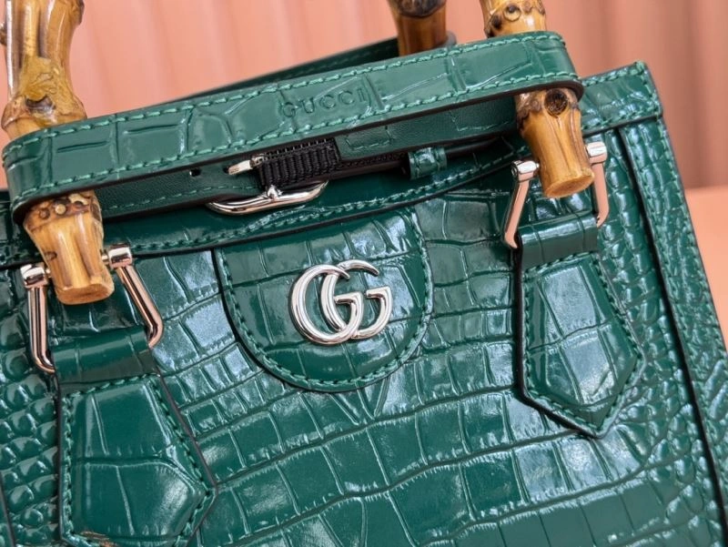 Compact Gucci Top Handle Bags 64778