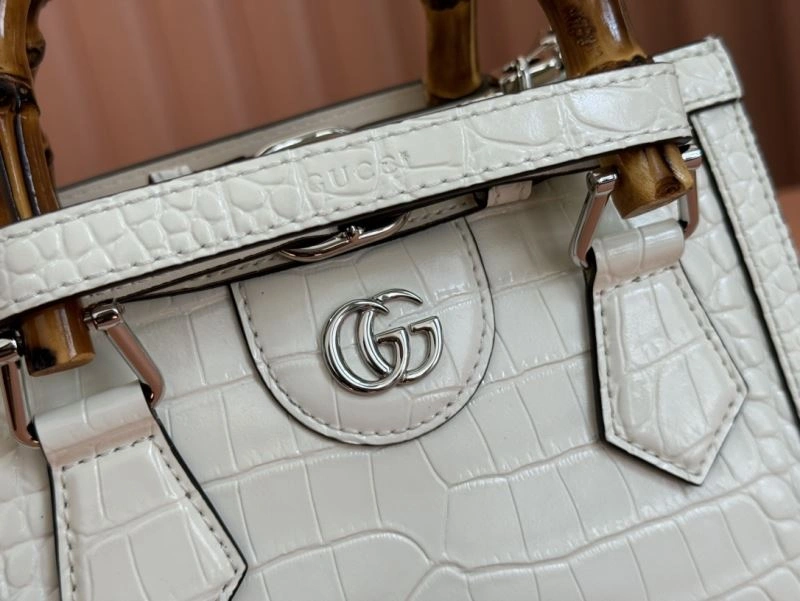 Vibrant Gucci Top Handle Bags 64768