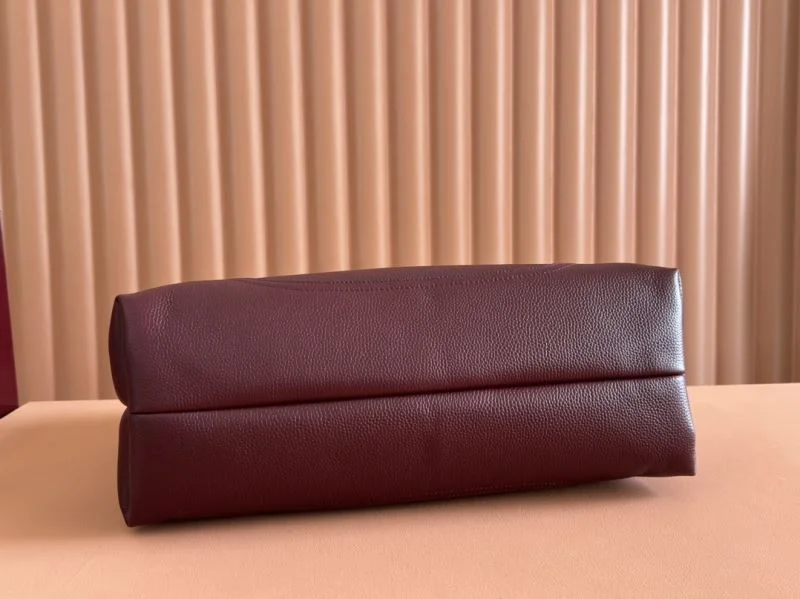 Neat Gucci Top Handle Bags 49596