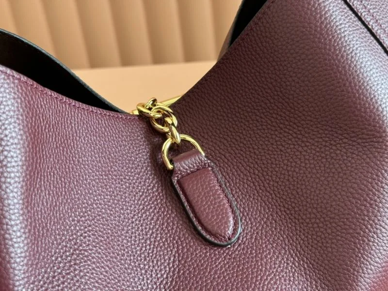 Neat Gucci Top Handle Bags 49596