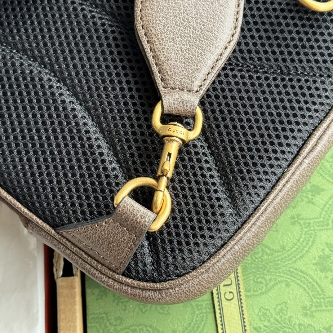 Gucci Waist Chest Packs Cozy 72243