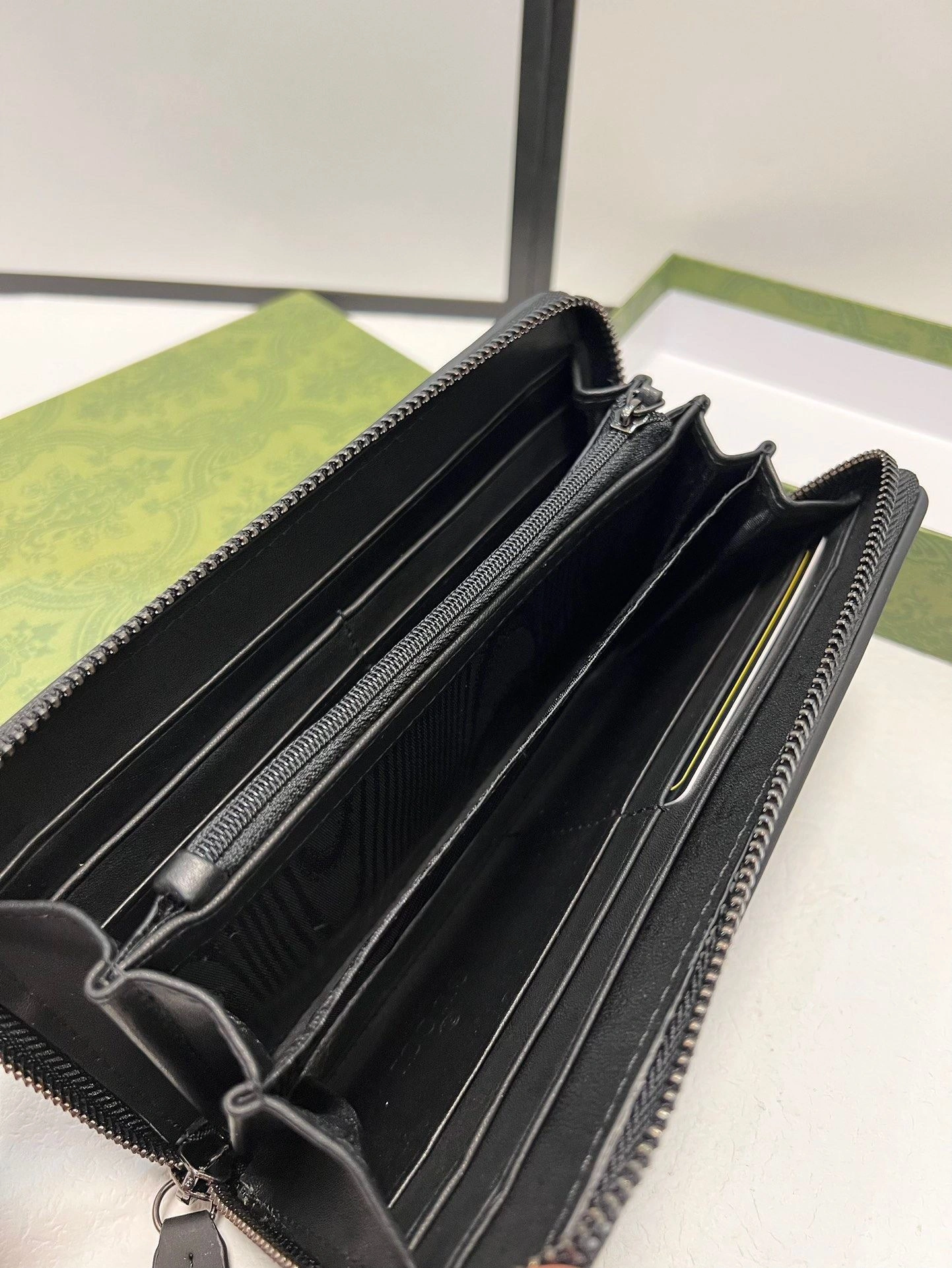 Gucci Wallets Purse Flexible 93158