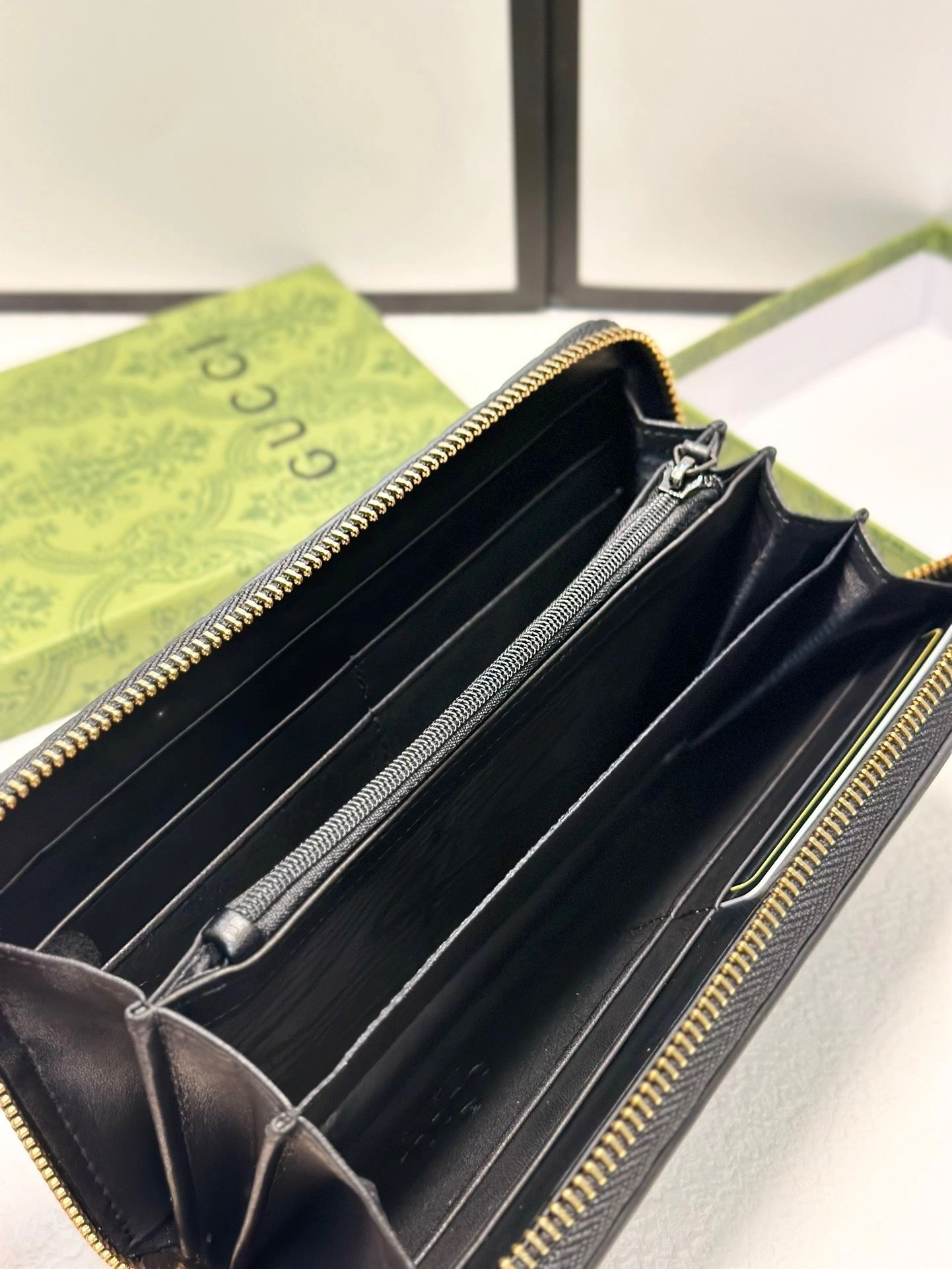 Vibrant Gucci Wallets Purse 93094