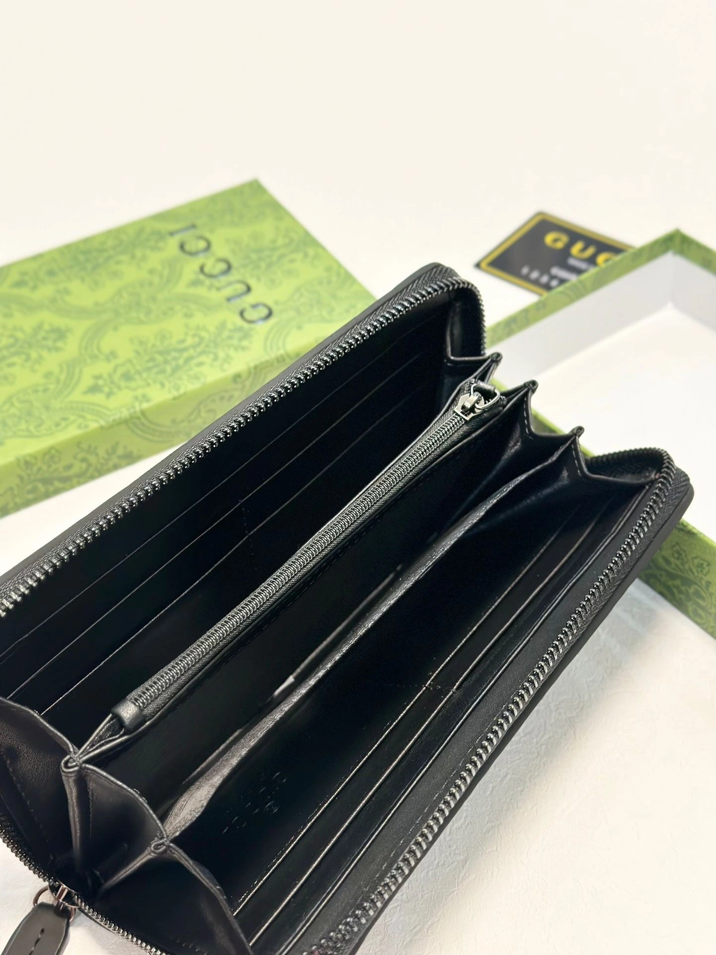 Gucci Wallets Purse Flexible 93093