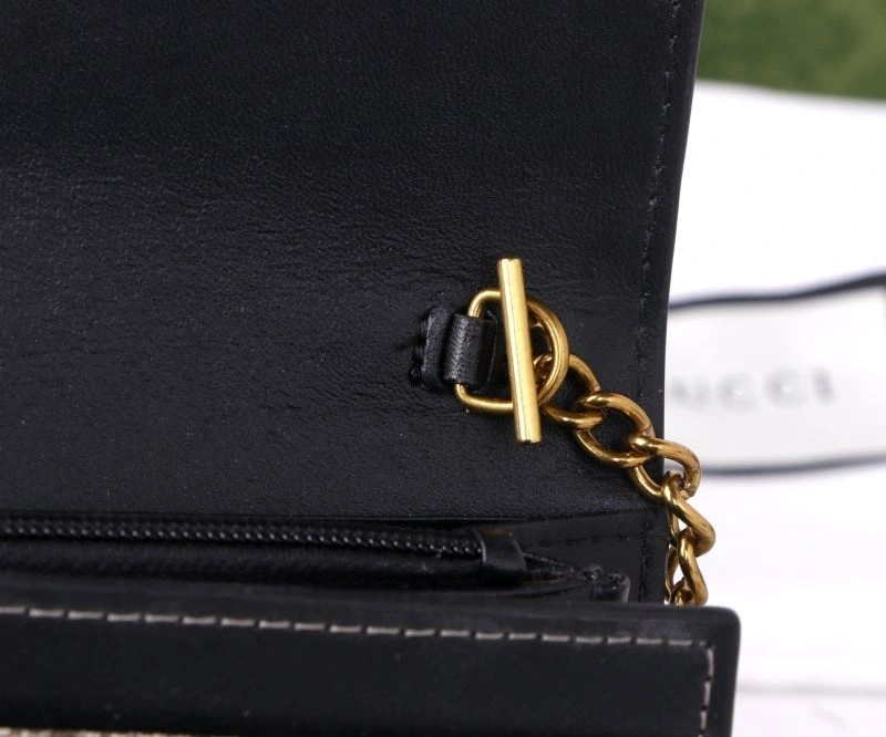 Sporty Gucci Wallets Purse 88130