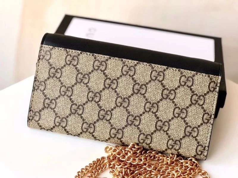 Gucci Wallets Purse Bright 88107