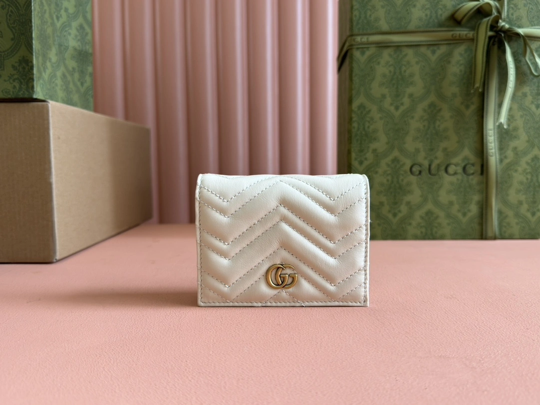 Gucci Wallets Purse Resilient 72204