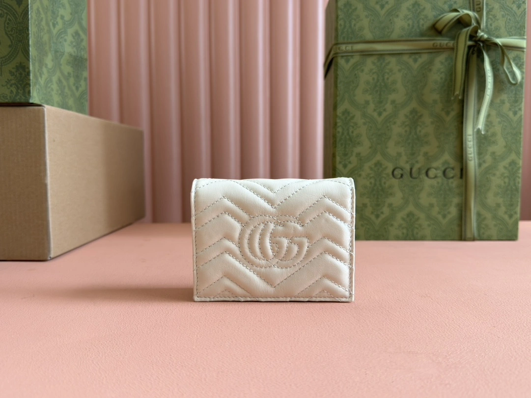 Gucci Wallets Purse Resilient 72204