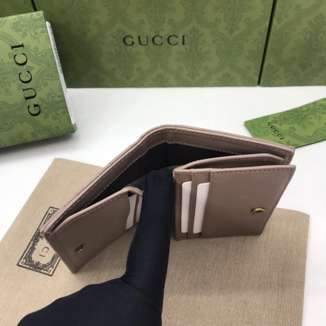 Gucci Wallets Purse Flexible 56895