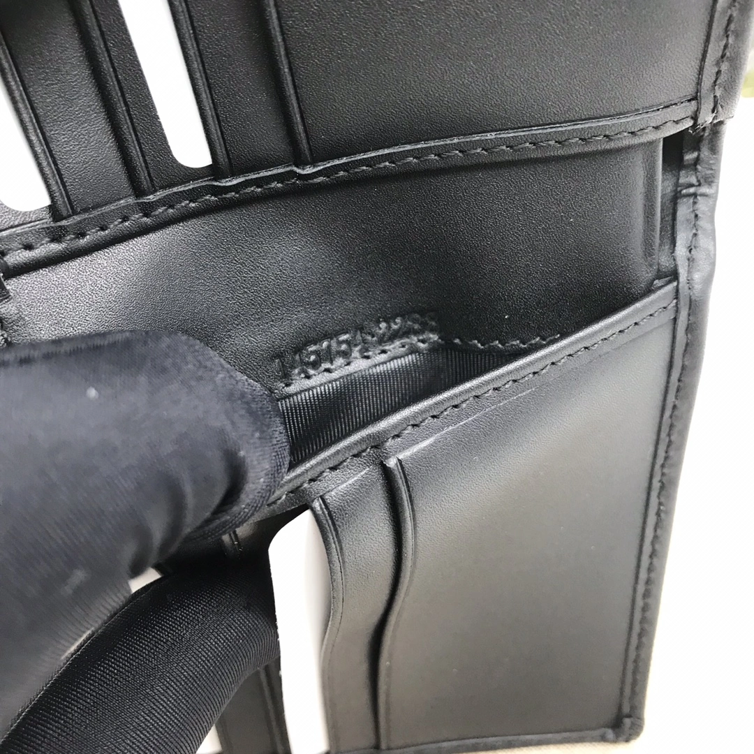 Gucci Wallets Purse WaterResistant 56887