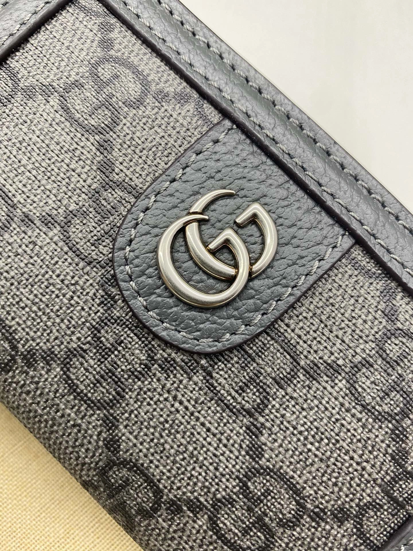 SmoothTexture Gucci Wallets Purse 56879