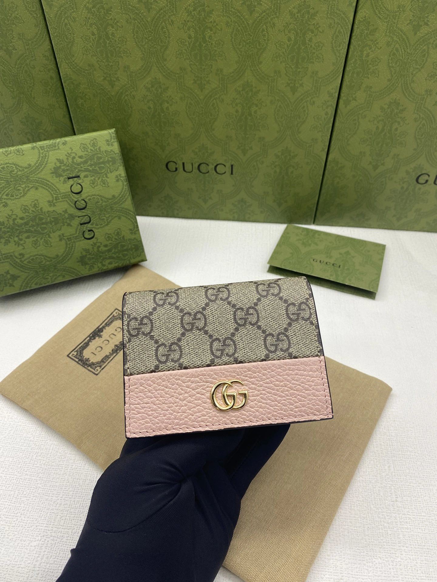 Snug Gucci Wallets Purse 56850