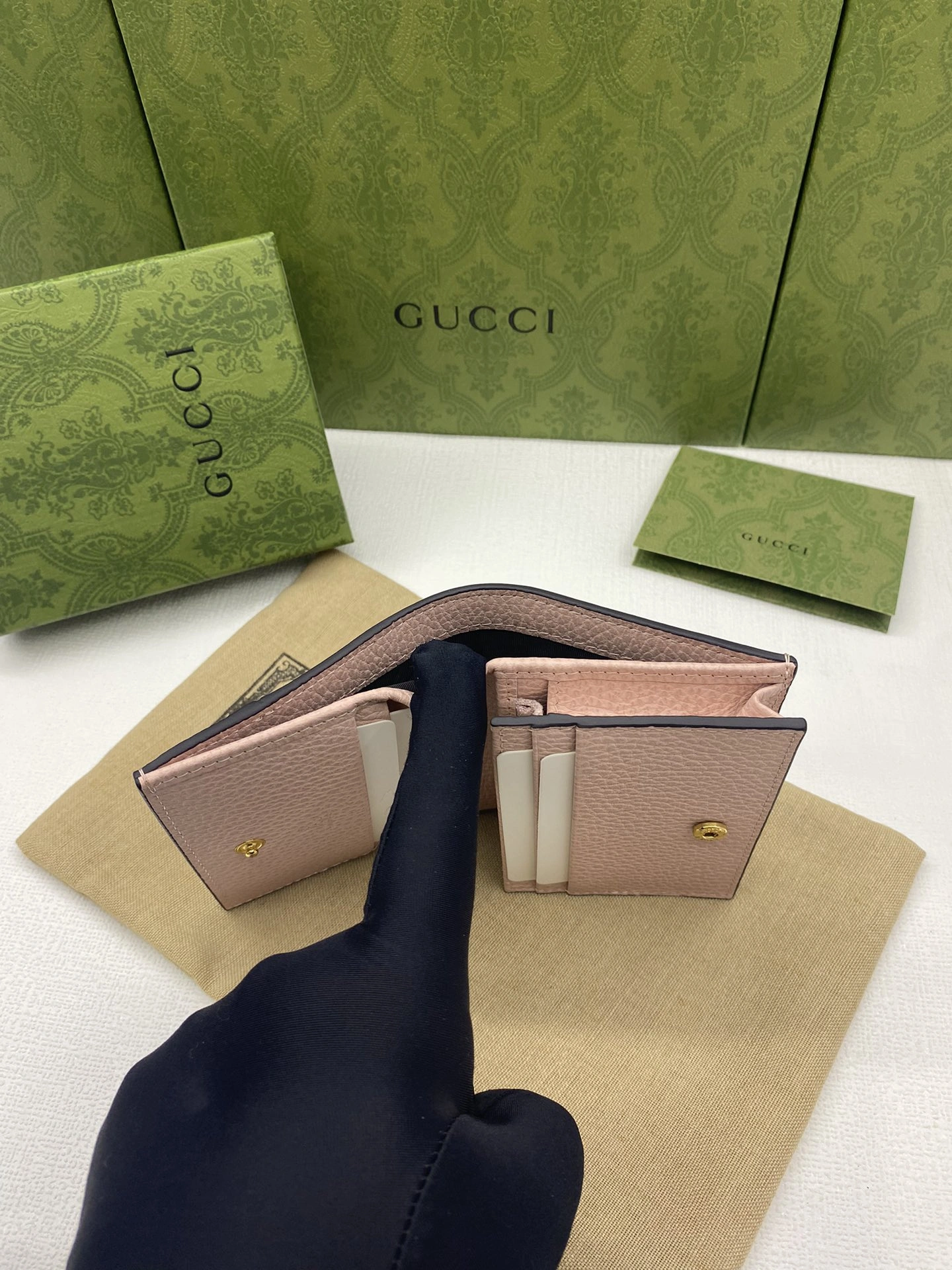 Snug Gucci Wallets Purse 56850
