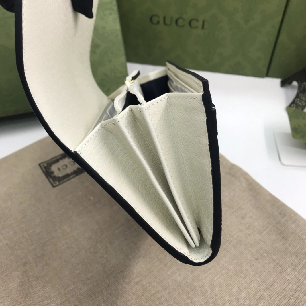 Gucci Wallets Purse Bright 56830