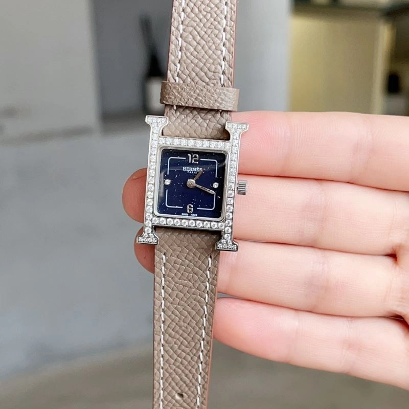 Sleek HERMES Watches 183804