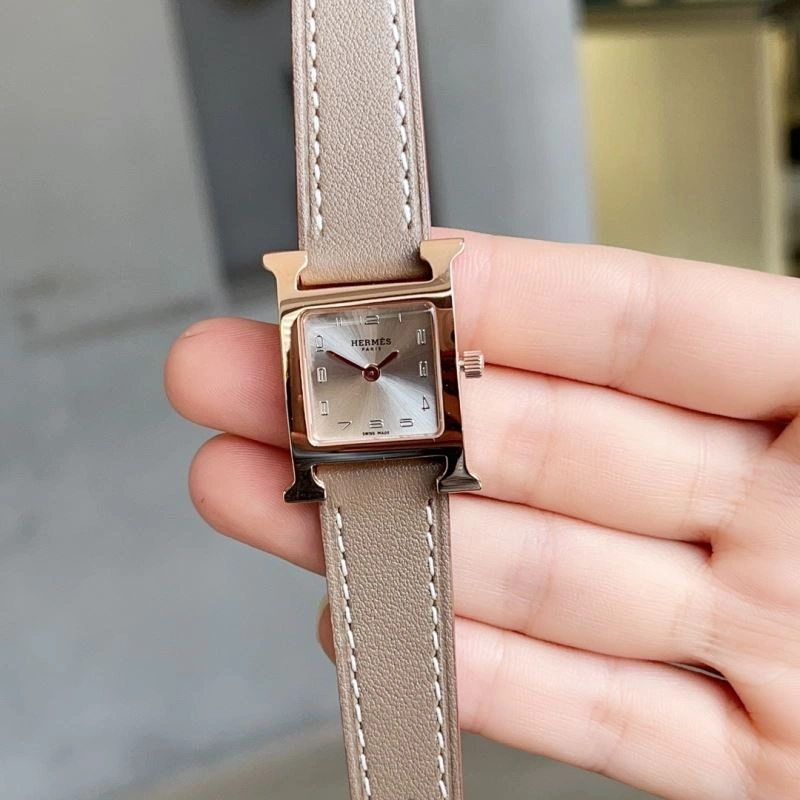 UrbanChic HERMES Watches 183785
