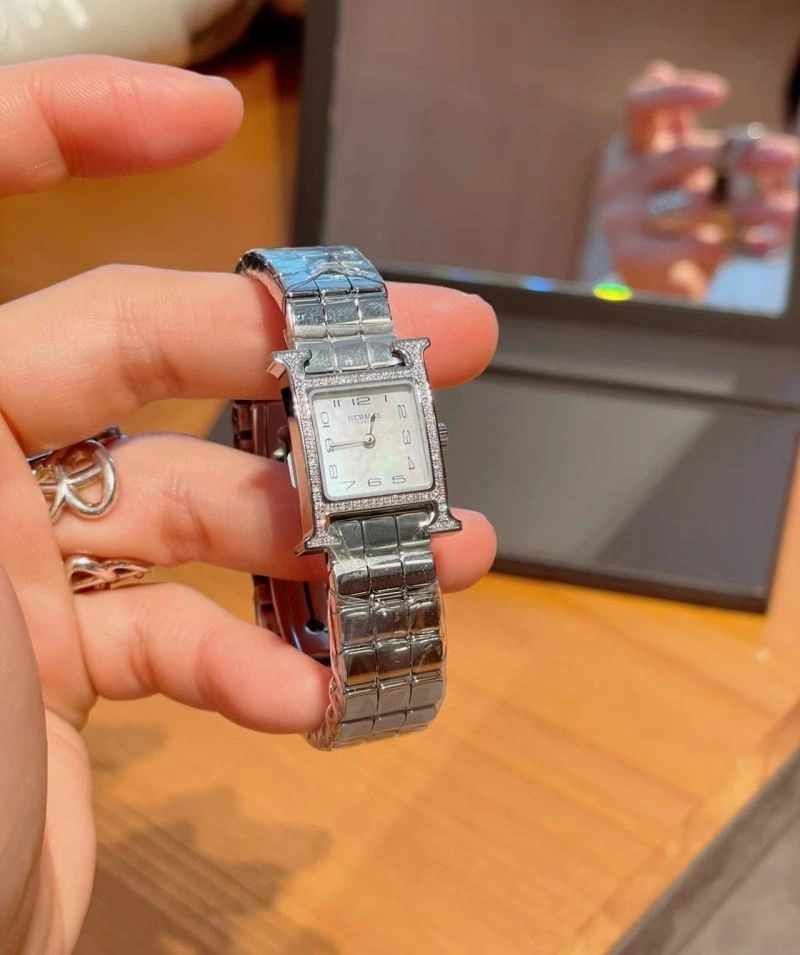 MultiPurpose HERMES Watches 183802
