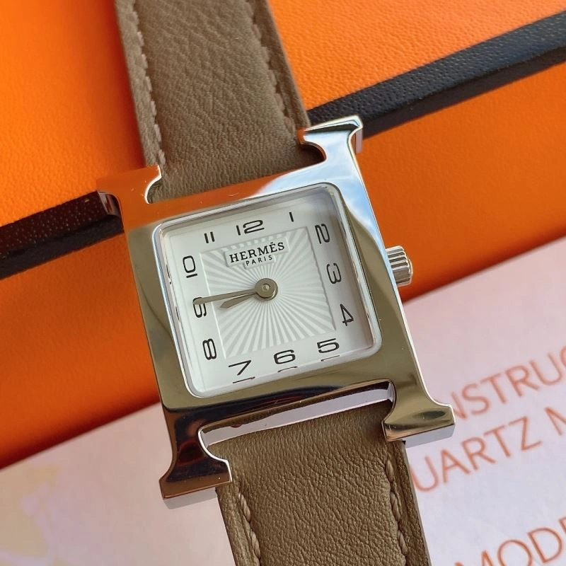 Versatile HERMES Watches 183743