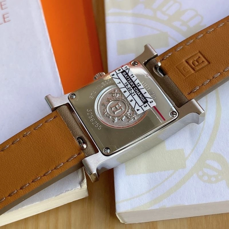 Versatile HERMES Watches 183743