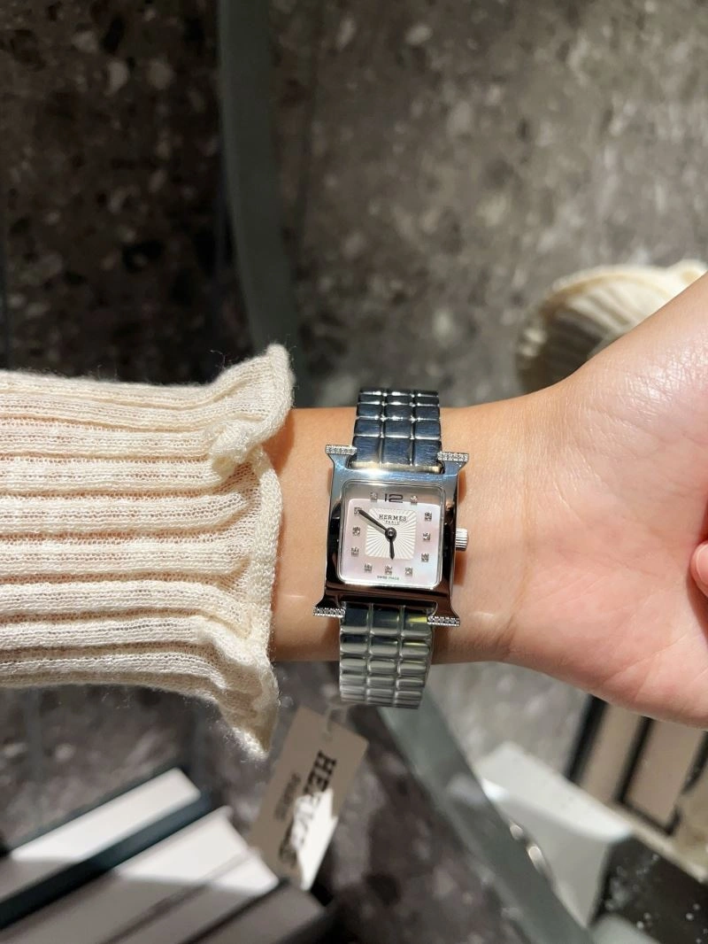 Casual HERMES Watches 183741