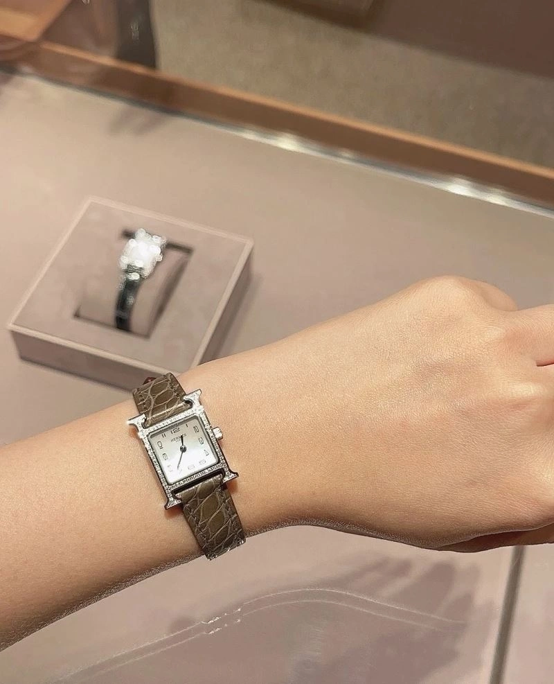 Soft HERMES Watches 183702