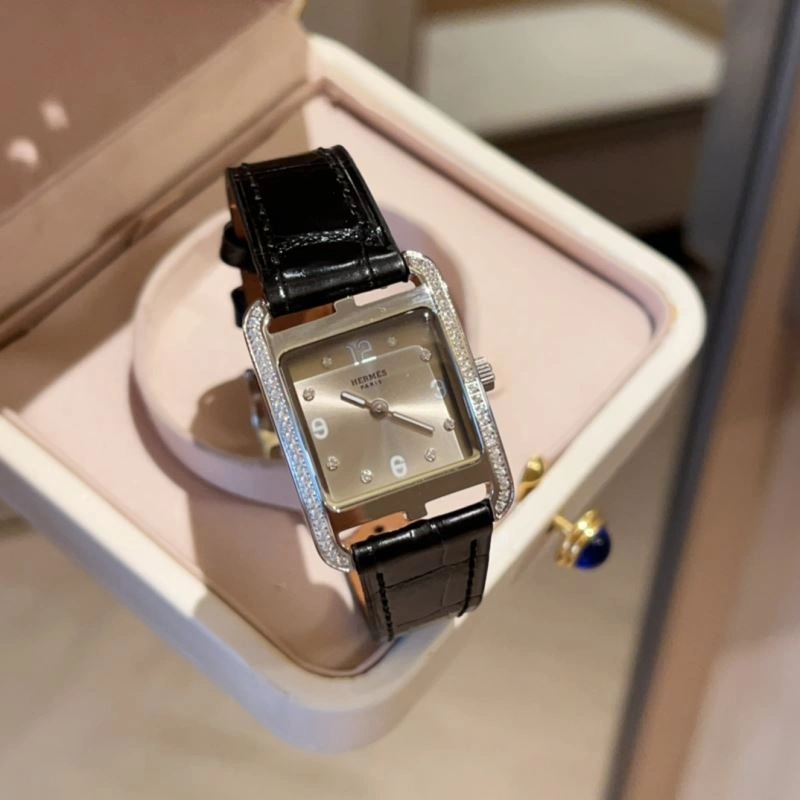 Refined HERMES Watches 183554
