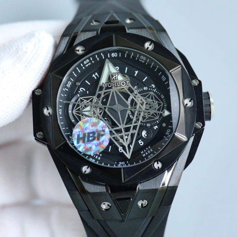 Versatile HUBLOT Watches 184169