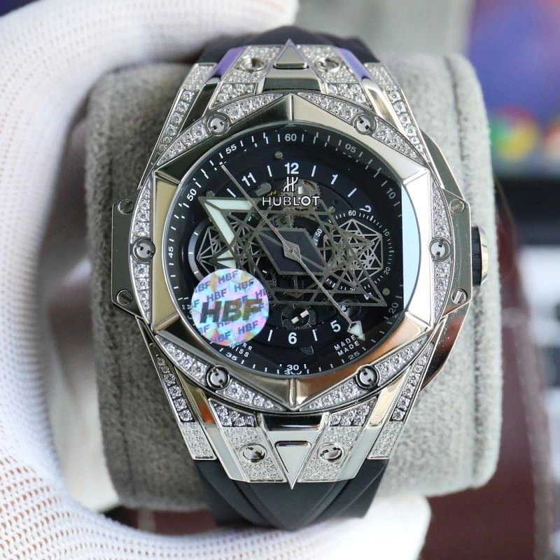 Effortless HUBLOT Watches 184102