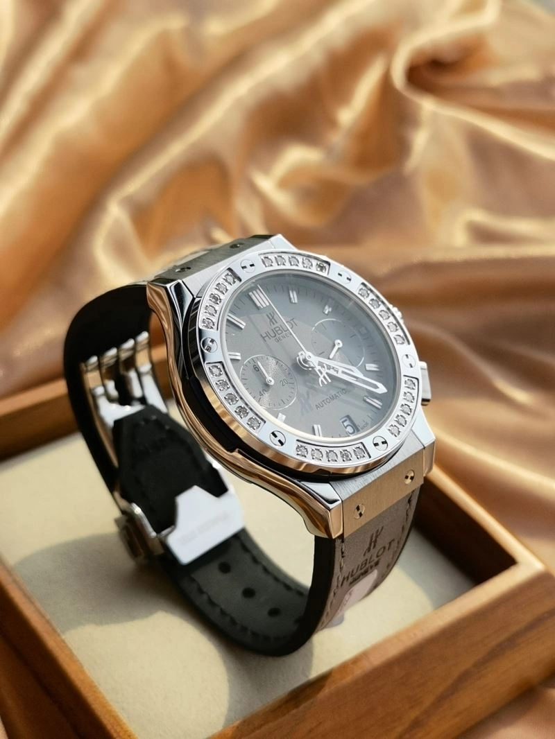 Effortless HUBLOT Watches 183878