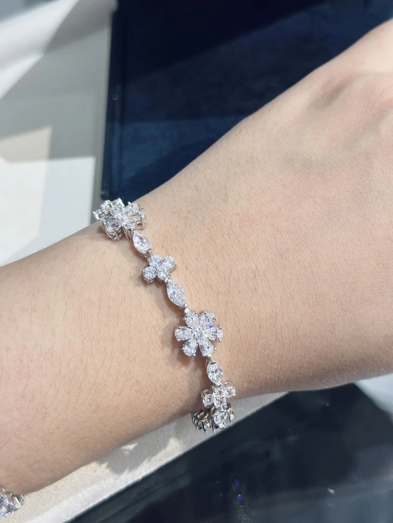 Youthful Harry Winston Bracelets 213905
