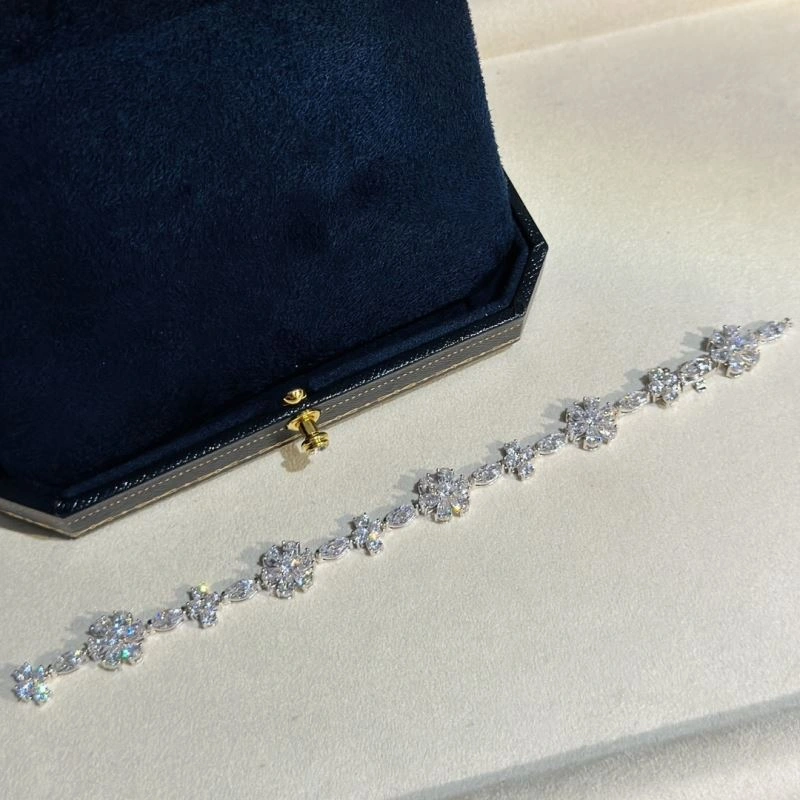 Youthful Harry Winston Bracelets 213905