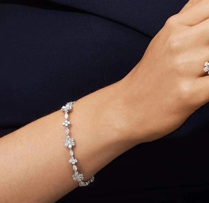 Youthful Harry Winston Bracelets 213905