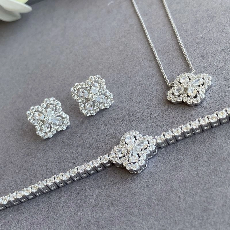 SunProtective Harry Winston Bracelets 211979