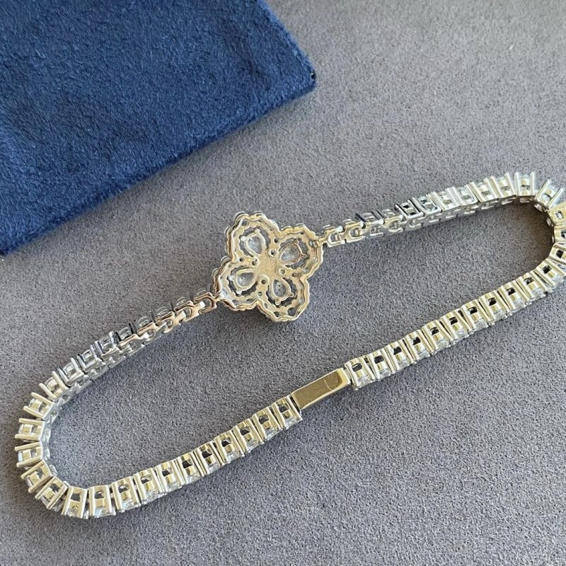 SunProtective Harry Winston Bracelets 211979