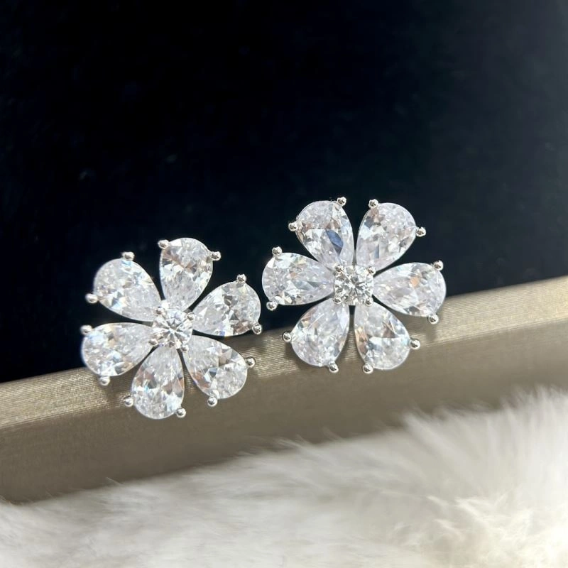 SunProtective Harry Winston Earrings 213912
