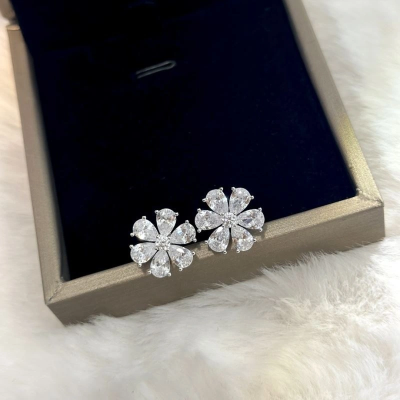 SunProtective Harry Winston Earrings 213912