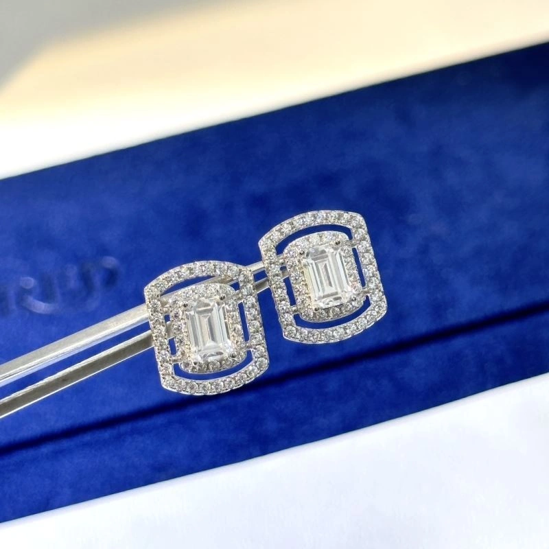 ModernLook Harry Winston Earrings 212949