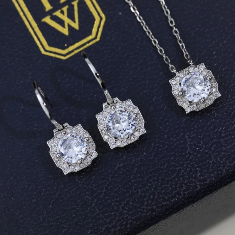FlexibleFit Harry Winston Earrings 210629