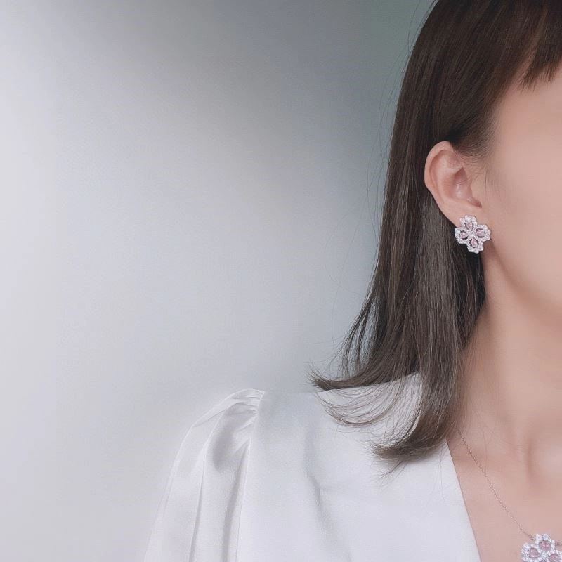 Harry Winston Earrings Stretchable 209759