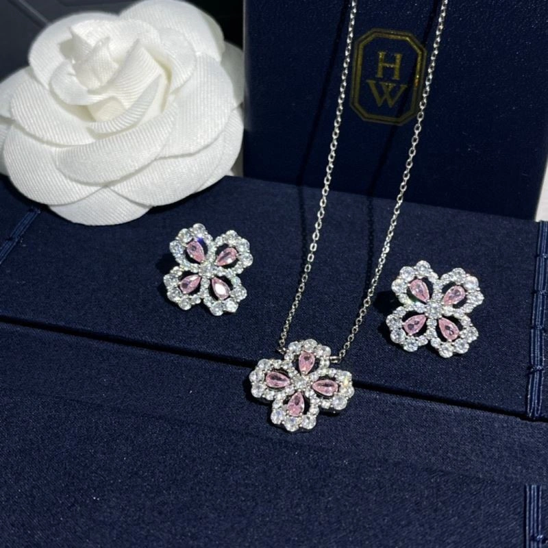 Harry Winston Earrings Stretchable 209759
